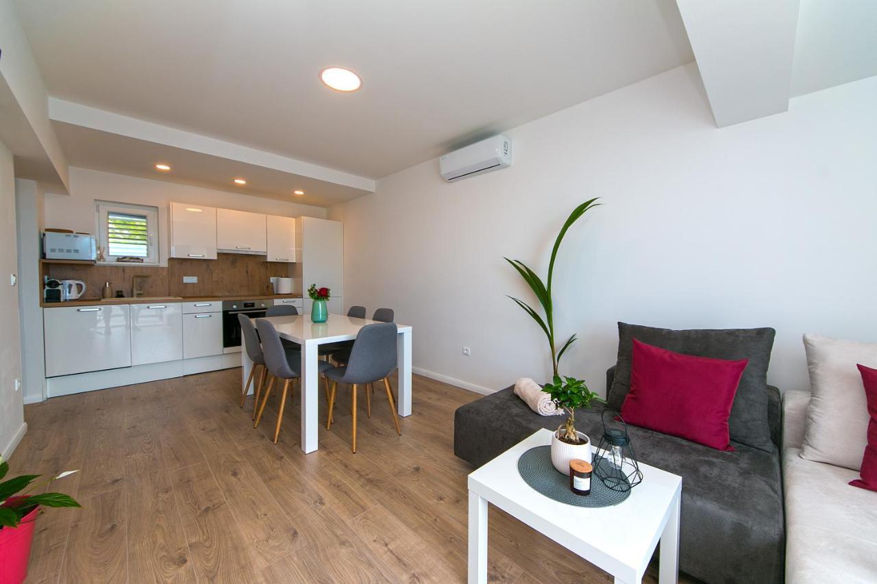 Apartman Macan Brela Exterior photo
